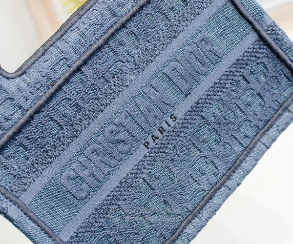 Dior包 迪奧Mini Book tote 復古凹造型刺繡 小號購物袋  Dyd1416